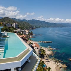 Stunning Oceanfront Condo at Orchid by Maxwell