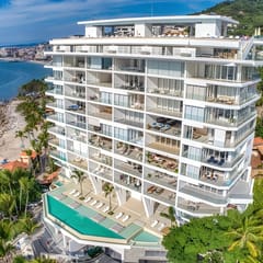 Luxurious Oceanfront Condo at Orchid