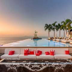 Luxury ocean-view condo SOHO