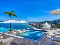 Oceanfront Corner Unit 14th floor @ Indah