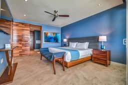Fabulous 3BR Oceanfront Condo @Indah by Maxwell