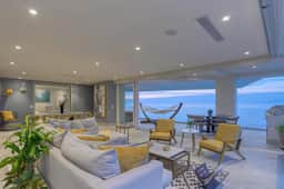 Stunning 4200sqft Oceanfront Oasis - MaxwellPV