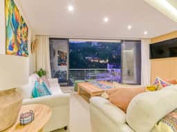 Spacious SOHO corner Forbes-featured Maxwell - Image 3