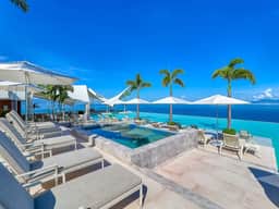 Fabulous 3BR Oceanfront Condo @Indah by Maxwell