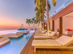 Modern Condo with Epic Pool at SOHO