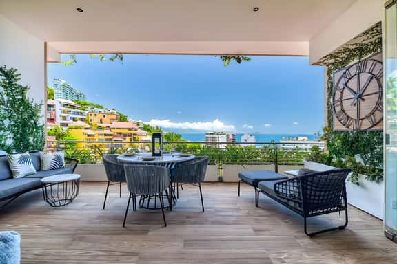 HGTV Winner! Incredible 10th Floor Condo - Image 1