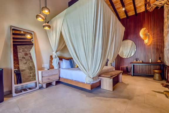 NEW Romantic Suite with Private Plunge Pool - Image 1