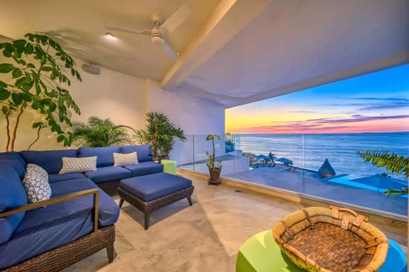 Fabulous 3BR Oceanfront Condo @Indah by Maxwell - Image 1