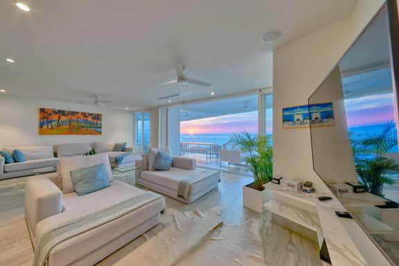 Oceanfront 3BR Condo - Maxwell Residences - Image 1