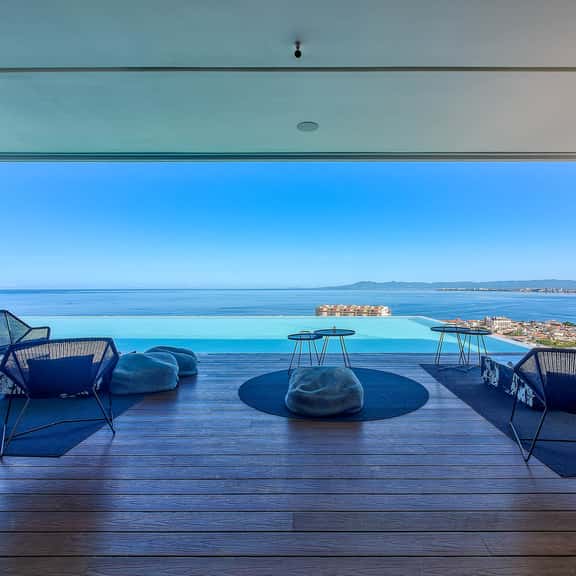 Forbes-featured Maxwell SOHO downtown 2BR - Image 1