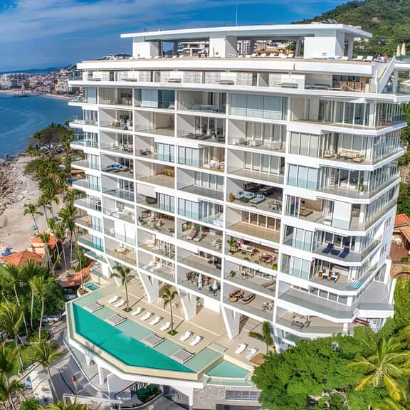 Luxurious Oceanfront Condo at Orchid - Image 1