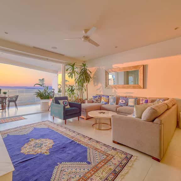 7 Floor 3BR Ocean View Condo at Indah by *Maxwell - Image 1