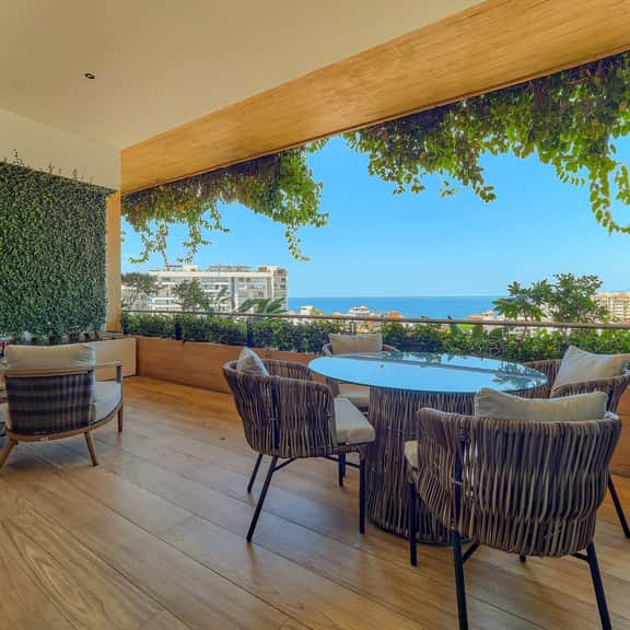 Forbes-featured Maxwell SOHO ocean-view 1BR - Image 1