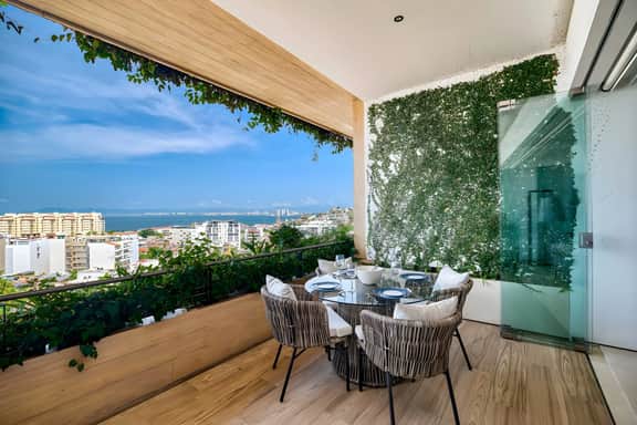 Incredible 1BR Ocean View  Condo at SOHO