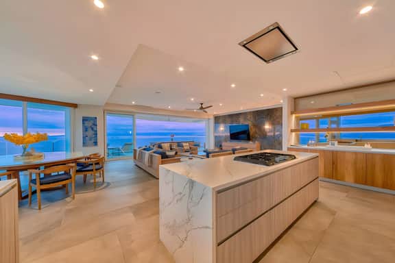 Oceanfront Corner Unit 14th floor @ Indah