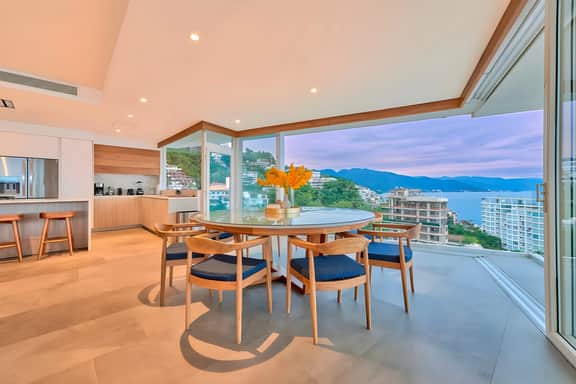 Oceanfront Corner Unit 14th floor @ Indah