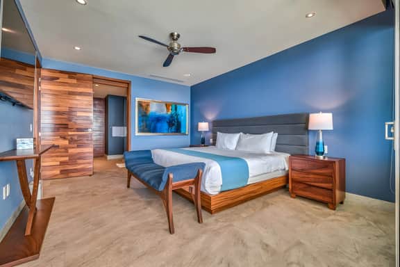 Fabulous 3BR Oceanfront Condo @Indah by Maxwell