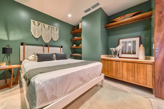 New 4BR Luxury Condo at Indah