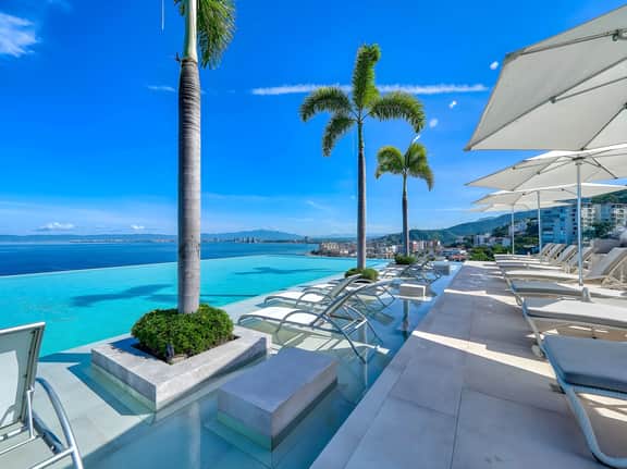 Luxury Top-Floor Penthouse at Indah