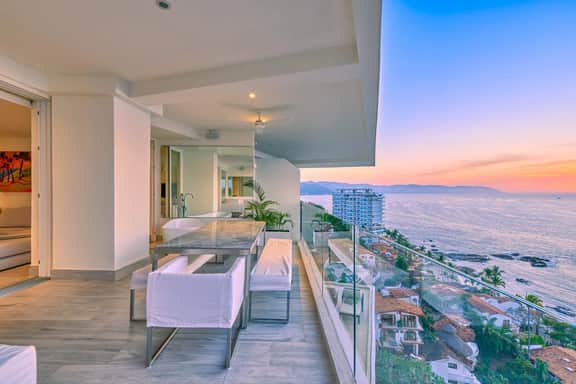 Oceanfront 3BR Condo - Maxwell Residences