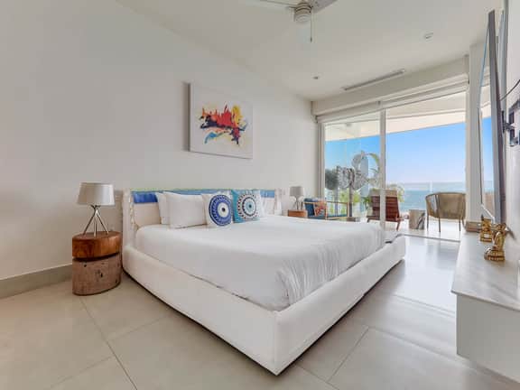 7 Floor 3BR Ocean View Condo at Indah by *Maxwell