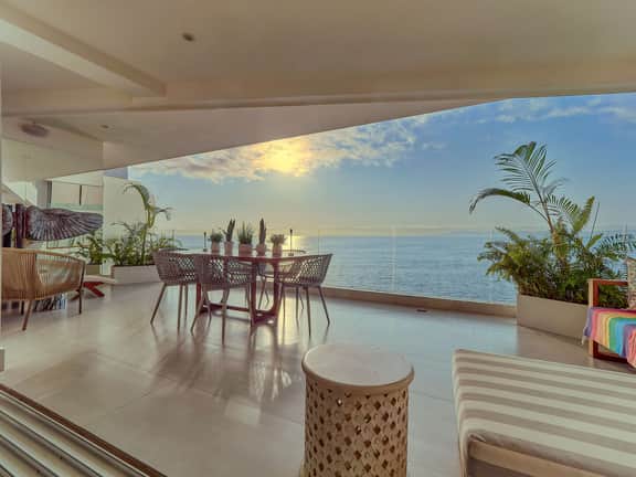 7 Floor 3BR Ocean View Condo at Indah by *Maxwell