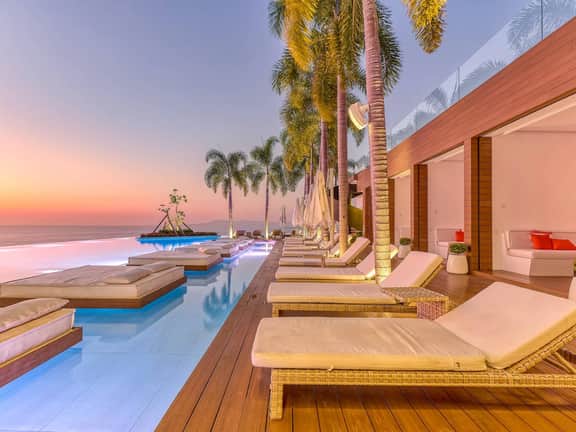 Modern Condo with Epic Pool at SOHO