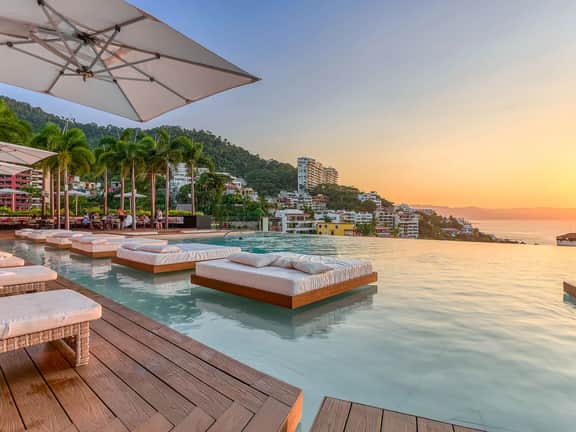 Modern Condo with Epic Pool at SOHO