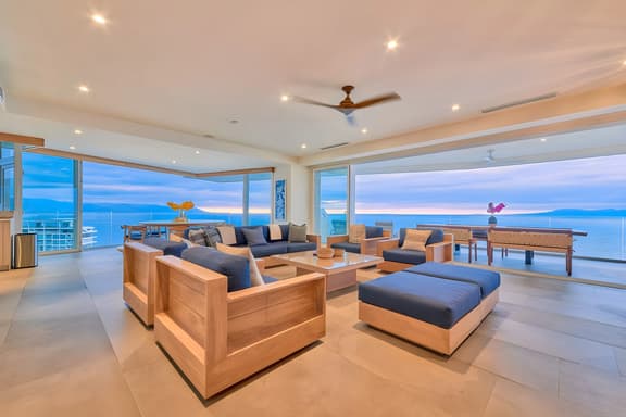 Oceanfront Corner Unit 14th floor @ Indah